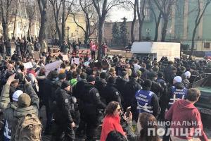 В Киеве на марше за права женщин произошли стычки, есть задержанные