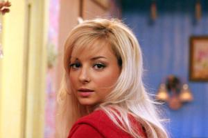 Звезда сериала "Счастливы вместе" в третий раз стала мамой