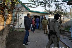 Киевлянина почти год удерживали в заложниках, вымогая имущество