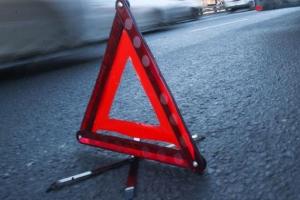 Полиция разыскивает свидетелей ДТП, которое произошло в Рубежном возле железнодорожного вокзала