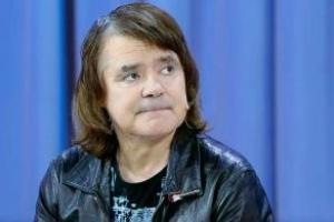 В Москве осквернили могилу Евгения Осина: кадры
