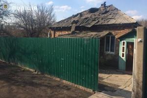 Боевики обстреляли прифронтовой поселок Золотое-4: в полиции опубликовали кадры