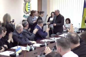 Рубежане впервые получили паспорта в виде ID-карты, оформленные в Рубежанском ЦНАУ 