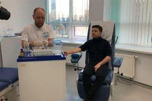 Анализы у Зеленского брал актер из "Сватов" и участник "МастерШеф"