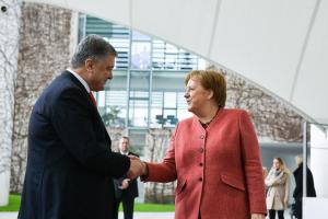 Порошенко и Меркель обсудили продолжение "нормандского формата"
