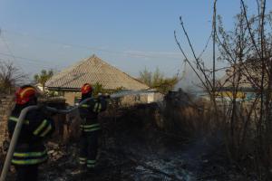 В частном секторе Лисичанска произошел пожар