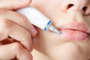 В Украине запретили популярный крем от герпеса