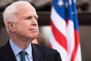 Улицу в Киеве переименовали в честь Маккейна