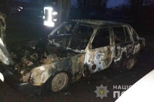 В двух районах Харькова сожгли автомобили