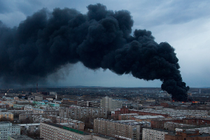 Пожар на российском ракетном заводе "Красмаш" разгорелся до 24 кв. км