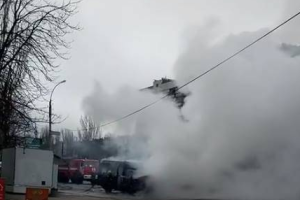 В Луганске загорелась маршрутка с пассажирами