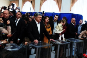 Порошенко проголосовал на выборах президента
