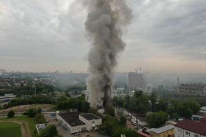 В Киеве горел мебельный склад, была угроза взрыва горючего