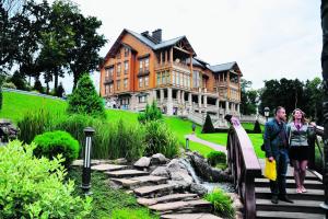 В "Межигорье" новый управитель: возникли сомнения в его прозрачности