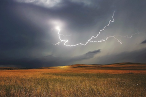 Град и шквалы ожидаются сегодня в отдельных районах - Укргидрометцентр