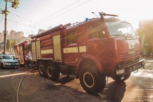 В Киеве при тушении пожара в коллекторе теплотрассы спасатели обнаружили 2 трупа