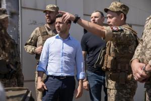 Зеленский впервые посетил передовые позиции ВСУ на Луганщине с рабочим визитом