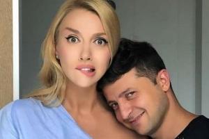 Оля Полякова просит помощи в выборе названия ее новой женской политсилы
