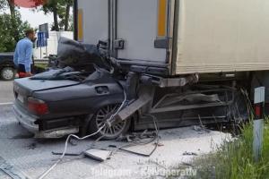 Жуткое ДТП на Житомирской трассе: авто влетело под фуру