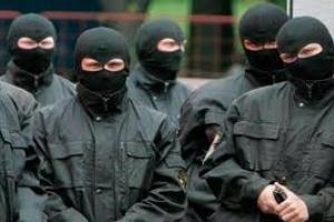 В Виннице сотни неизвестных захватили консервный завод
