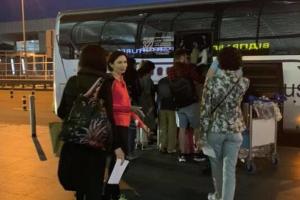 "Самолет улетел без вас": МАУ попали в новый скандал с пассажирами