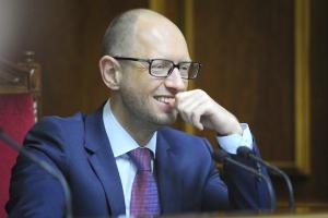 "Физкульт привет!": Яценюк рассмешил сеть упражнением с мячом в спортзале