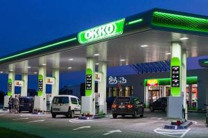"Завышали цены на бензин": АМКУ оштрафовал WOG, ОККО и SOCAR на 77 млн 