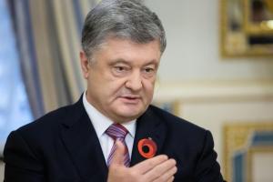 Почти тысяча в день: Порошенко анонсировал повышение зарплаты военнослужащим