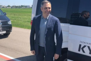 "Пора возвращаться, строить и восстанавливать": Портнов вернулся в Украину