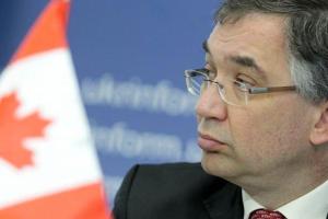 Посол Канады в Украине застрял в плодородном черноземе