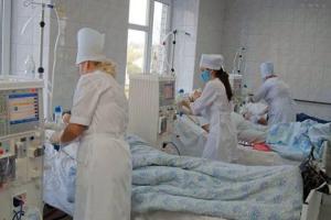 После отравления 27 человек на пляже "Малибу" в Рубежном взяли пробы воды для анализа