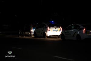Поссорилась с мамой и боялась возвращаться домой: В Северодонецке патрульные разыскали пропавшую девочку
