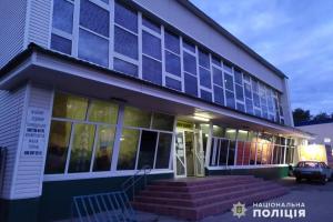 На Киевщине вор полоснул себя по горлу ножом на месте преступления