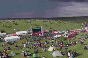 Разрушительный ураган снес крышу со сцены на фестивале "Kozak FEST"