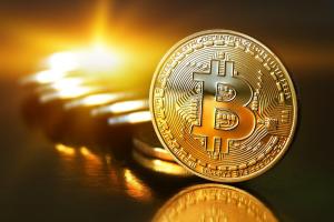 Курс Биткоина взлетел выше 10 тысяч долларов и побил новый рекорд