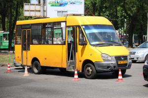 В Днепре маршрутка сбила женщину-пешехода