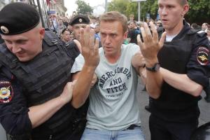 Митинг в России в поддержку Голунова: задержаны сотни активистов, среди них Навальный