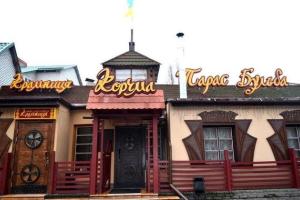 В Черкассах прокуроры устроили пьяное буйство в ресторане, размахивая оружием