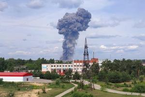 В российском Дзержинске введен режим ЧС, количество пострадавших от взрыва на заводе возросло