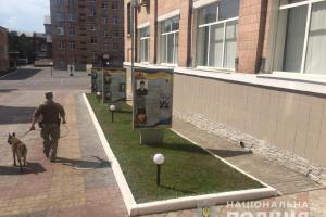 Эвакуировано 13550 человек: В Харькове "заминировали" шесть вузов