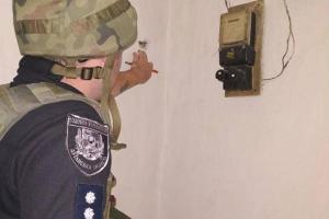 Стену прошило насквозь: В Золотом боевики расстреляли из пулемета дом пенсионерки