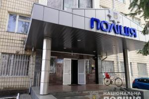 В Ирпене парень стрелял в бывшую девушку и ее нового возлюбленного, после чего застрелился в отделе полиции