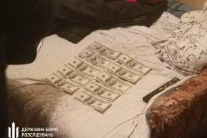 В Киеве следователь полиции украл деньги, которые являются вещественными доказательствами