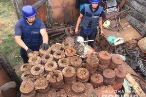 Гибель детей на Ровенщине: во дворе горе-деда нашли более 1000 взрывоопасных предметов