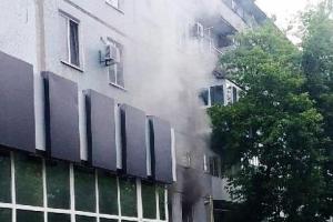 В Северодонецке горит магазин в жилом доме