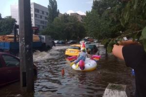 В Киеве из-за ливней затопило станцию метро