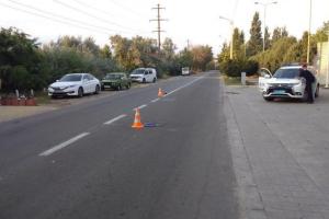 На азовском курорте девушка кинулась под машину из-за ссоры с любимым