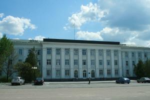 Оставил без присмотра во дворе горсовета: В Северодонецке у депутата украли 500 тысяч гривен - СМИ