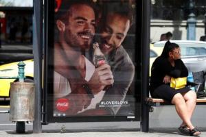 ЛГБТ реклама Coca-Cola вызвала скандал в Венгрии