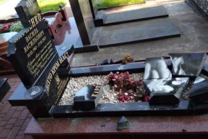 На Житомирщине вандалы разбили памятники воинов, погибших на Донбассе